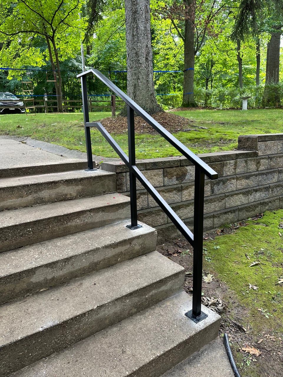 Modern 2 Rail Retaining Wall